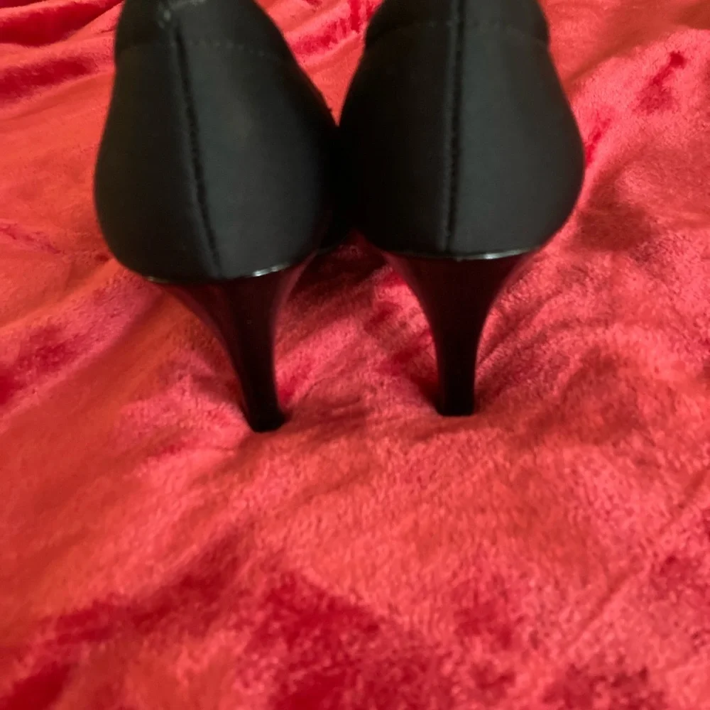 Apt. 9 Classic Black Heels - Picture 3 of 6